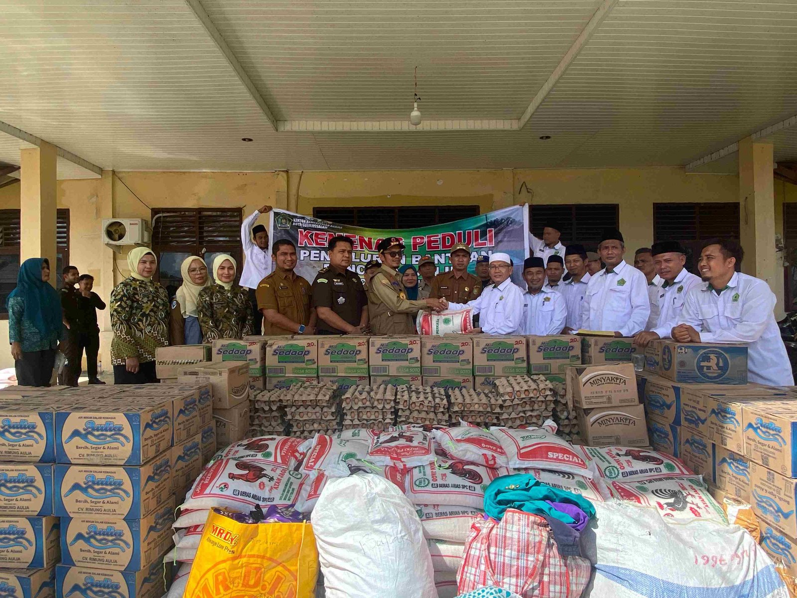 Kemenag Kota Subulussalam Salurkan Bantuan Bagi Kecamatan Terdampak Banjir